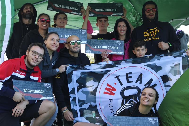 Il team festeggia dopo una challenge